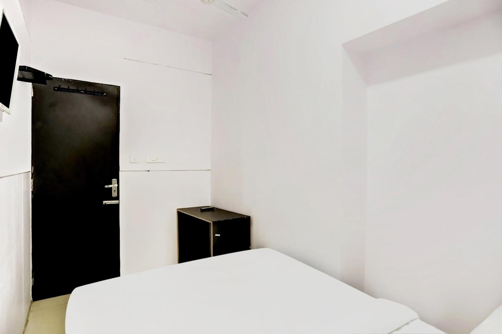 Hotel O North Campus New Delhi
